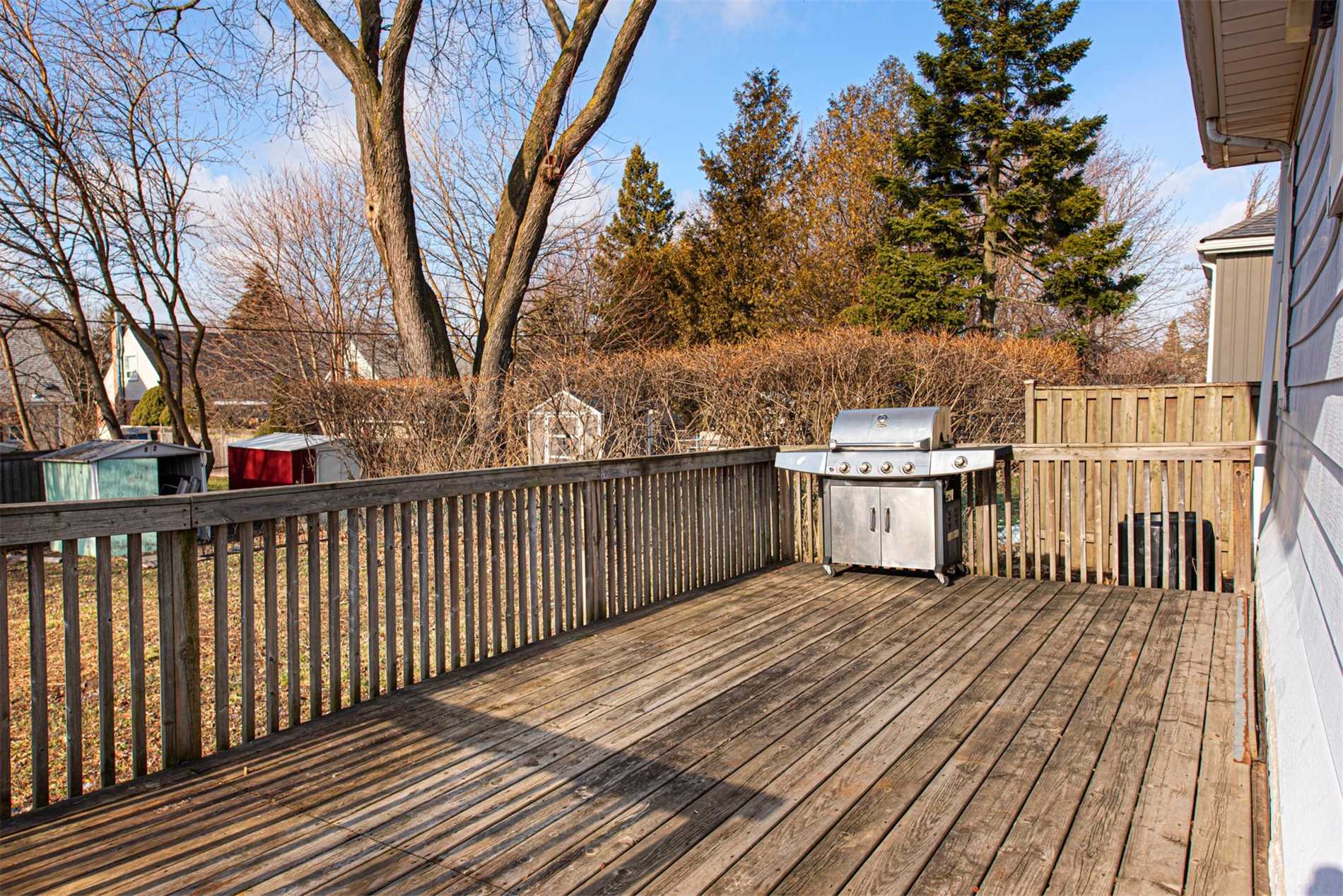 92 Sandown Ave