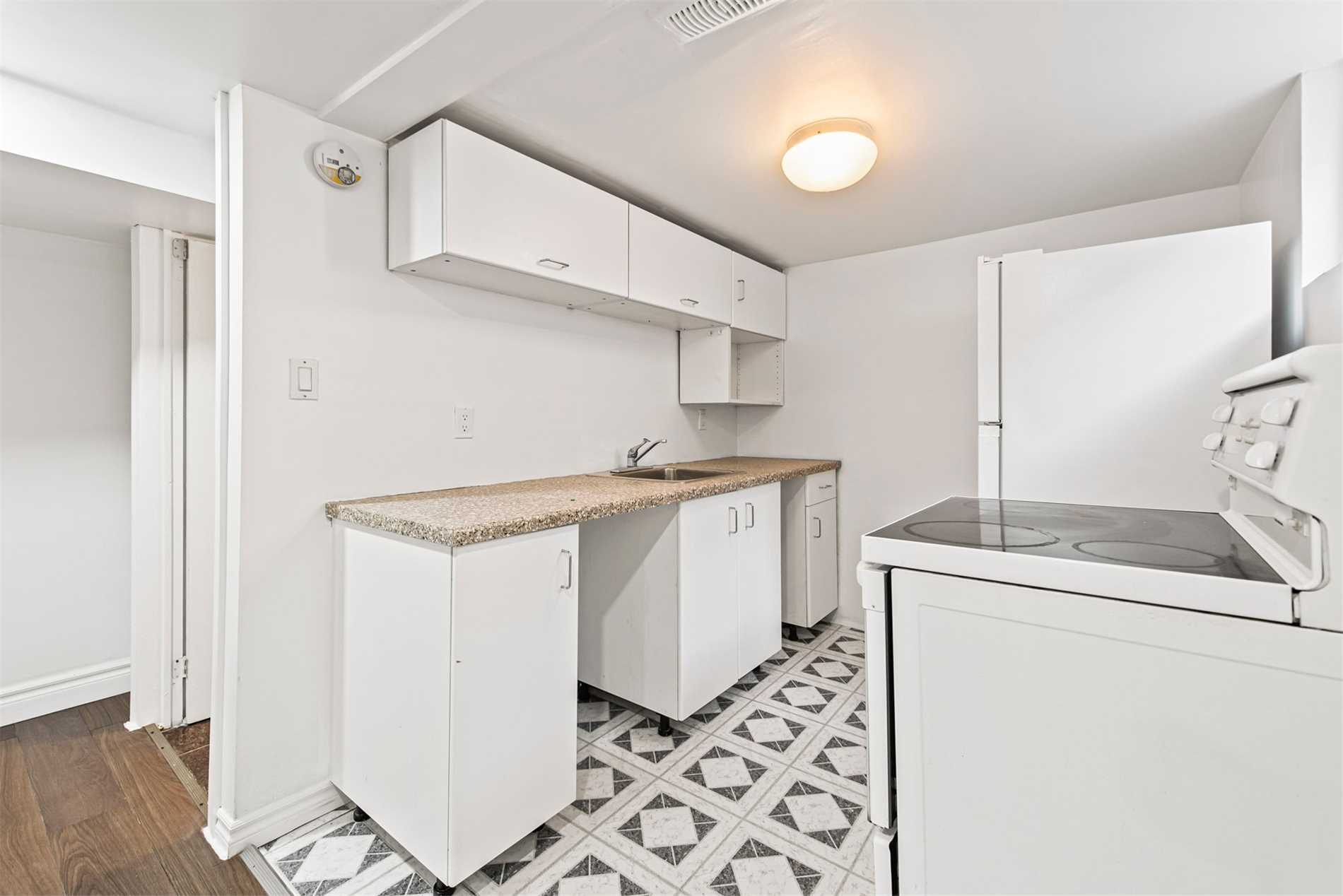 92 Sandown Ave