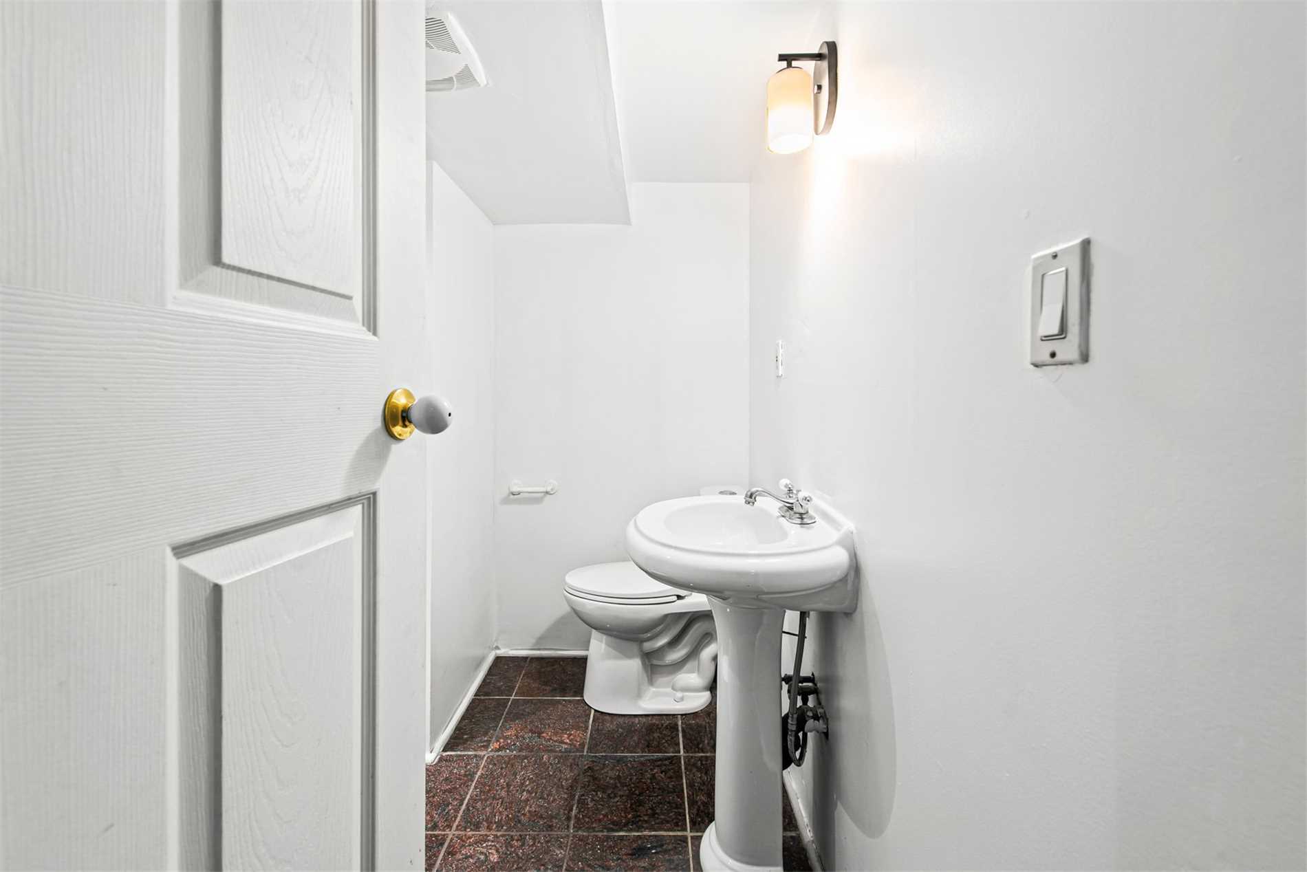 92 Sandown Ave