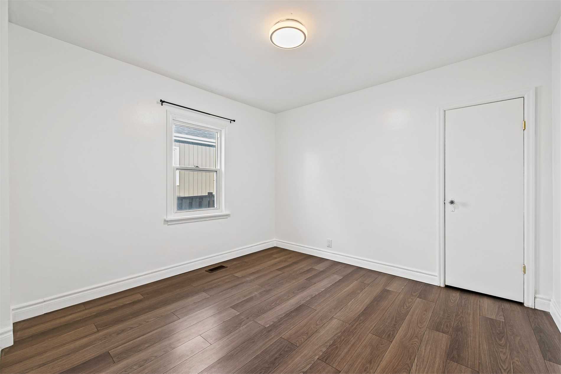 92 Sandown Ave