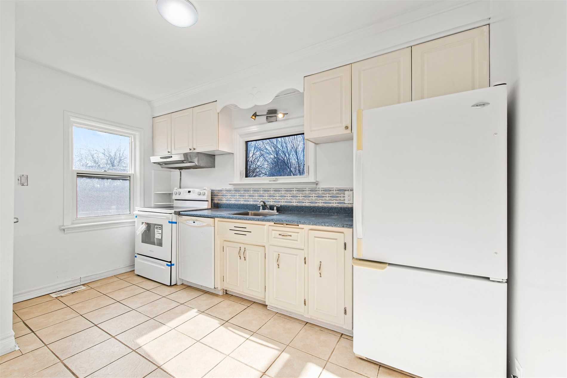 92 Sandown Ave