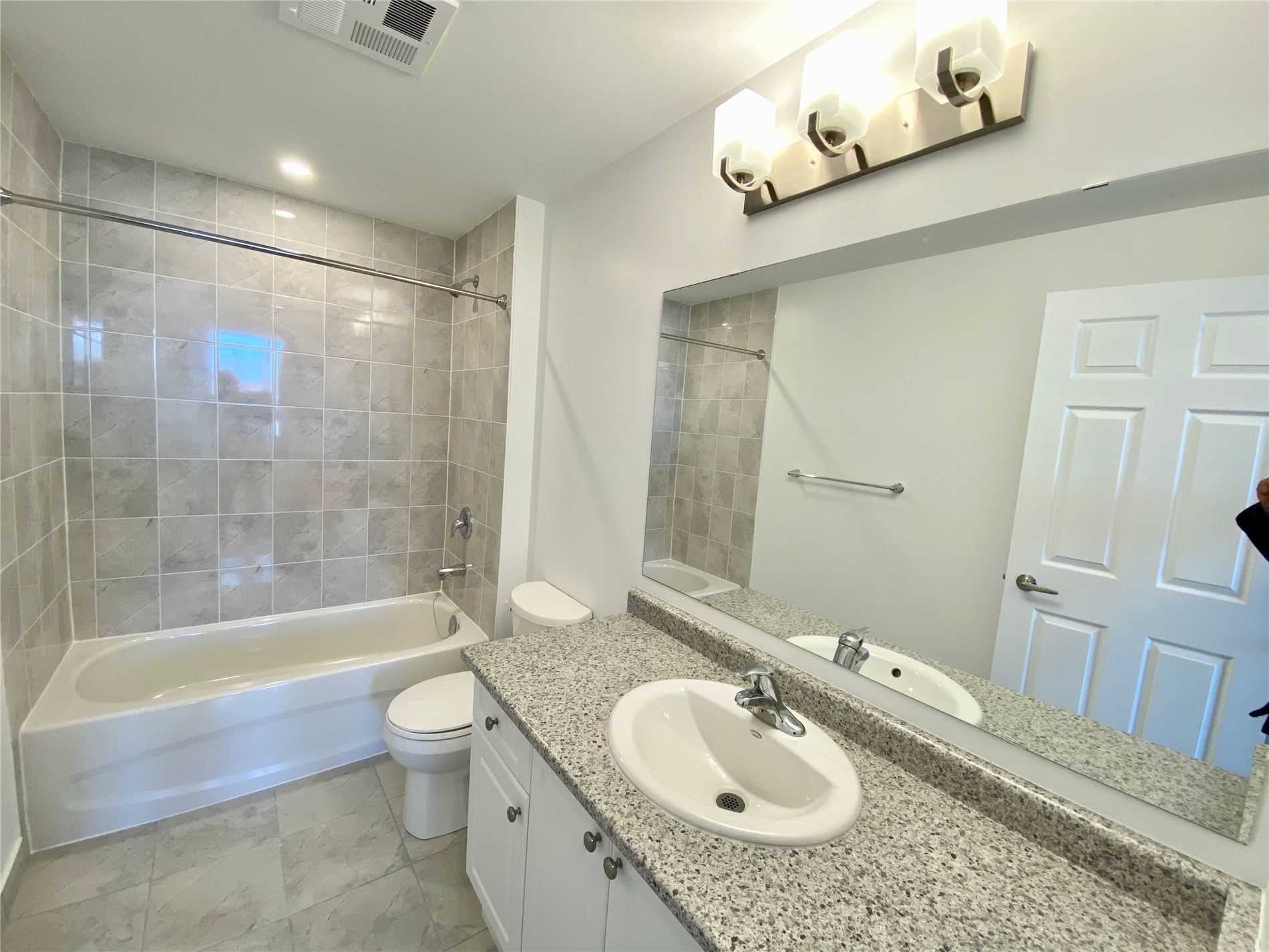 21 Brookhouse Dr, #221
