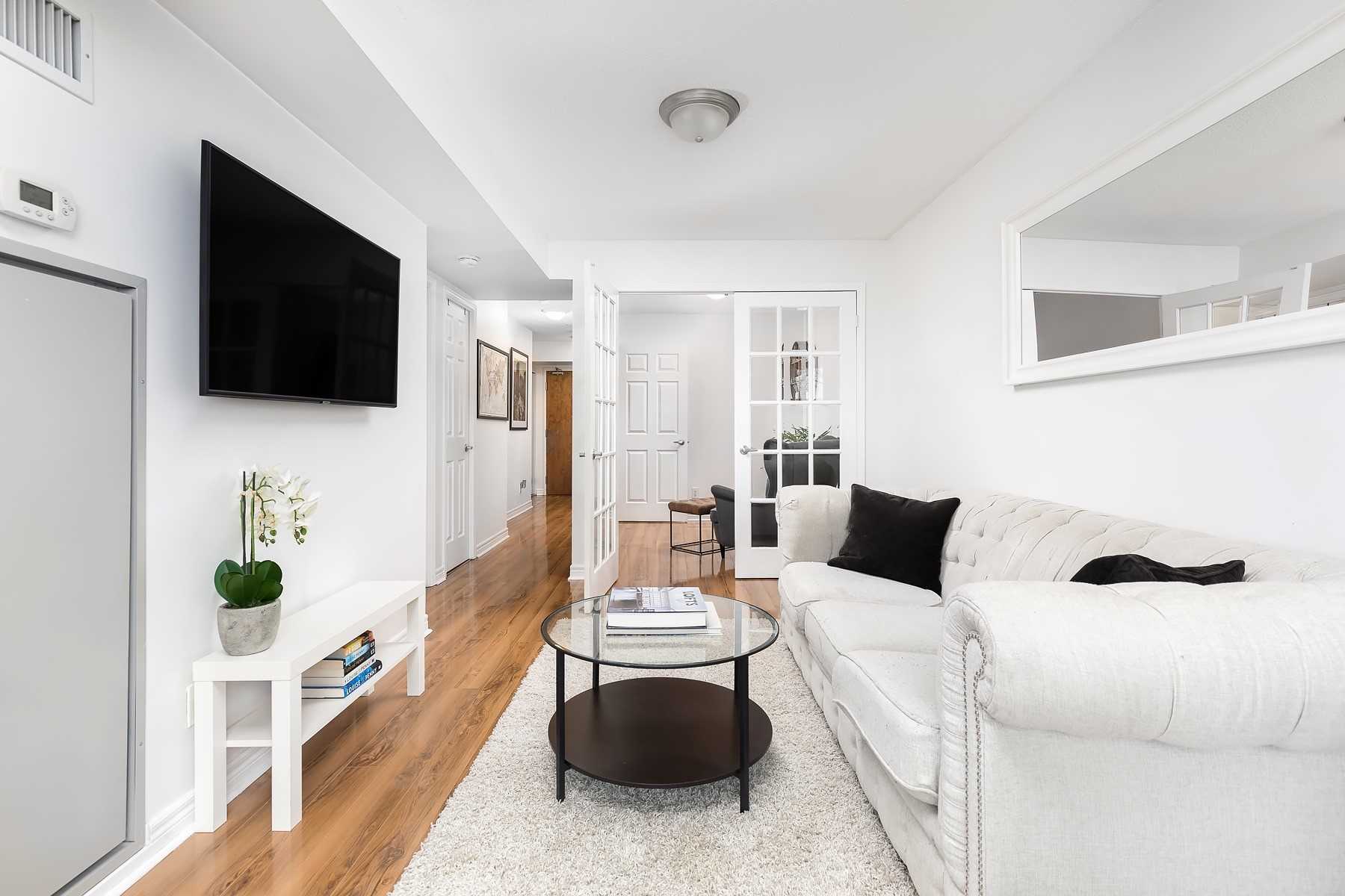 60 Fairfax Cres, #222