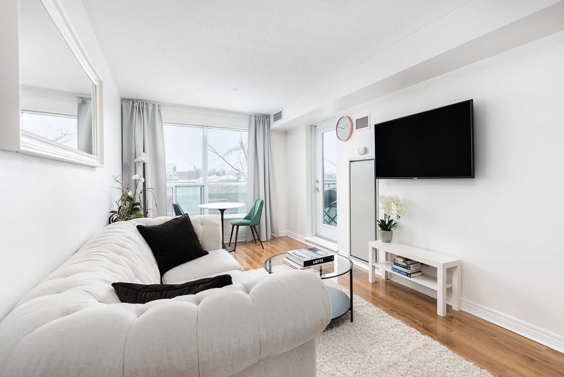 60 Fairfax Cres, #222