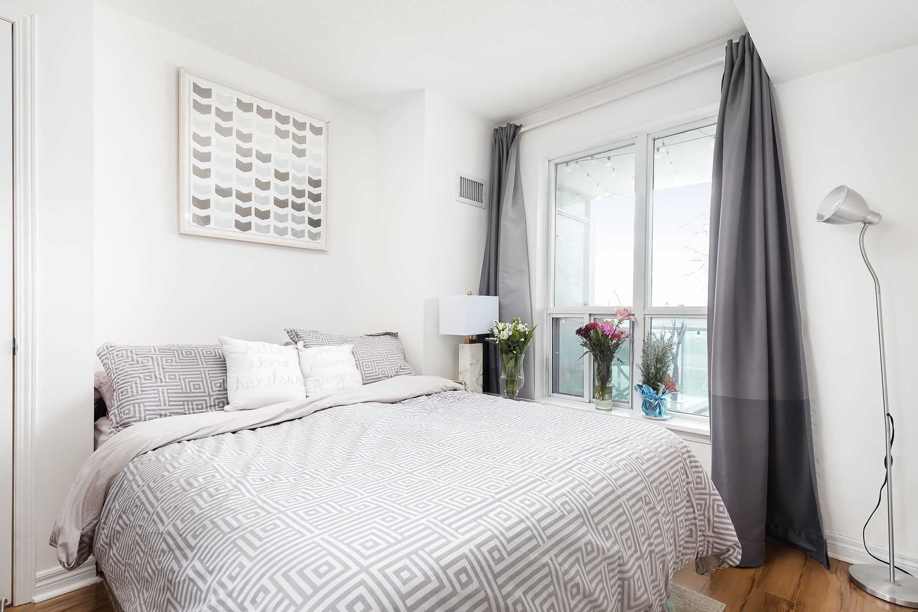 60 Fairfax Cres, #222