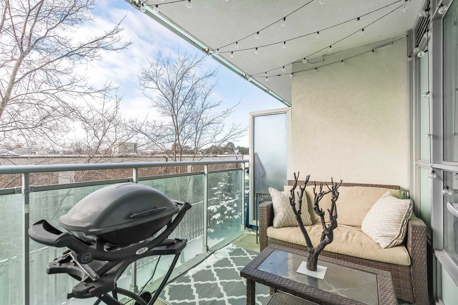60 Fairfax Cres, #222