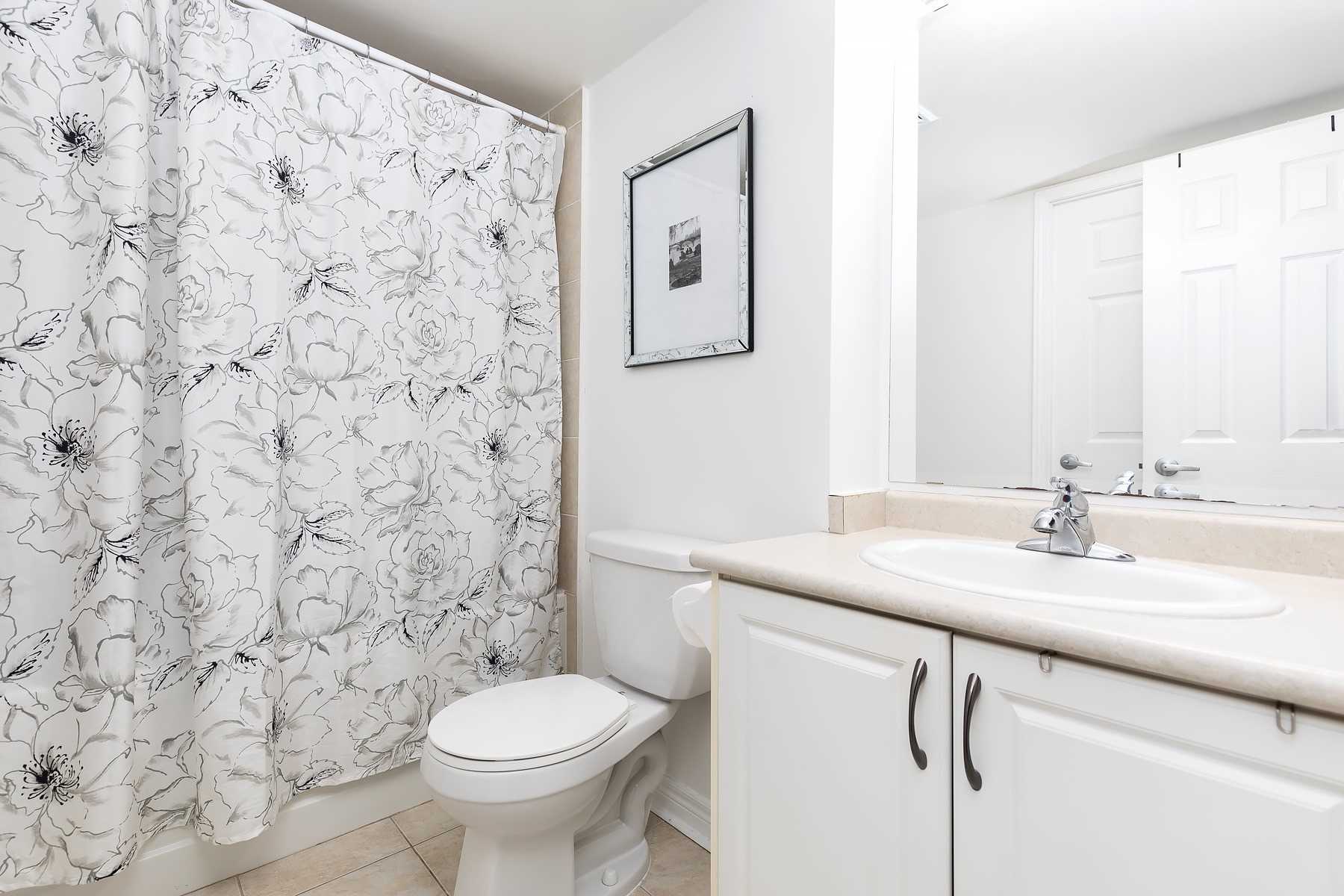 60 Fairfax Cres, #222
