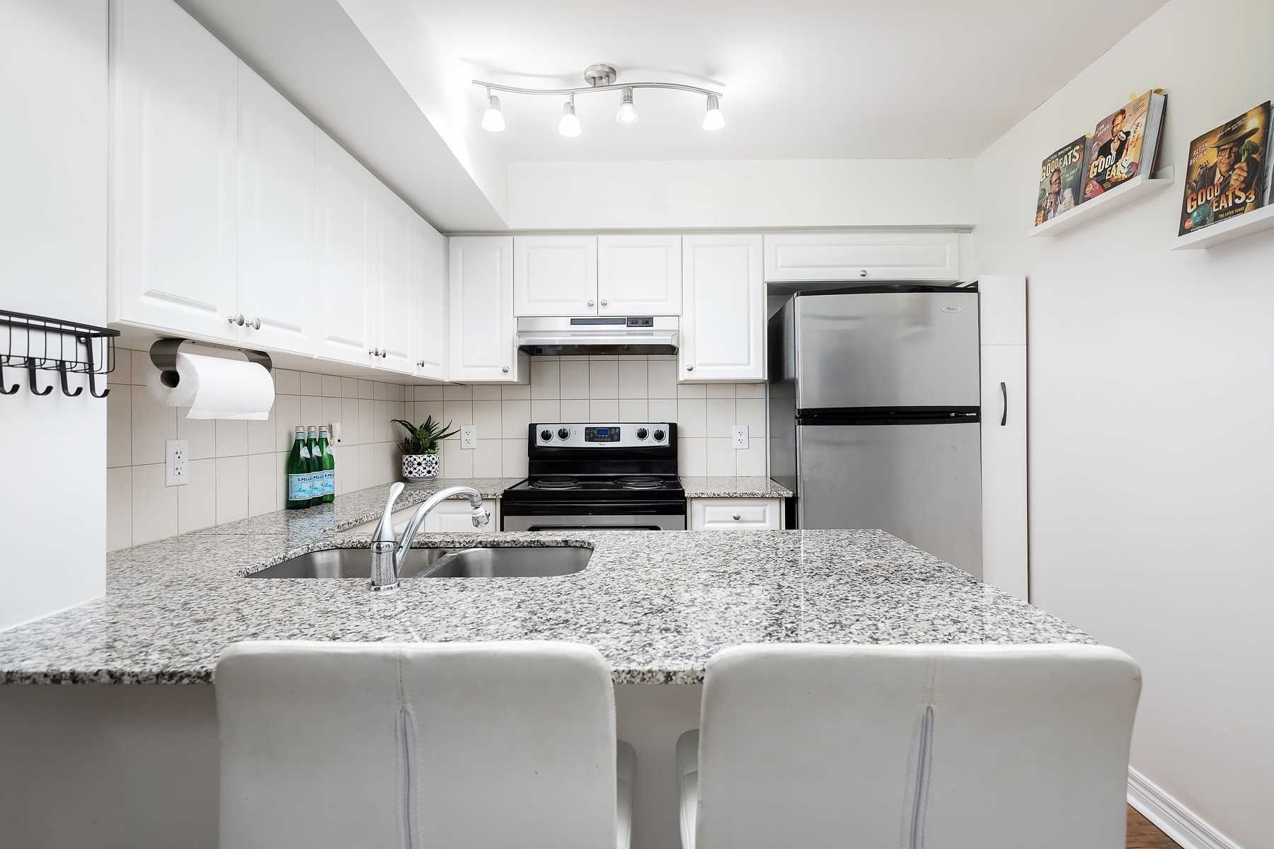 60 Fairfax Cres, #222