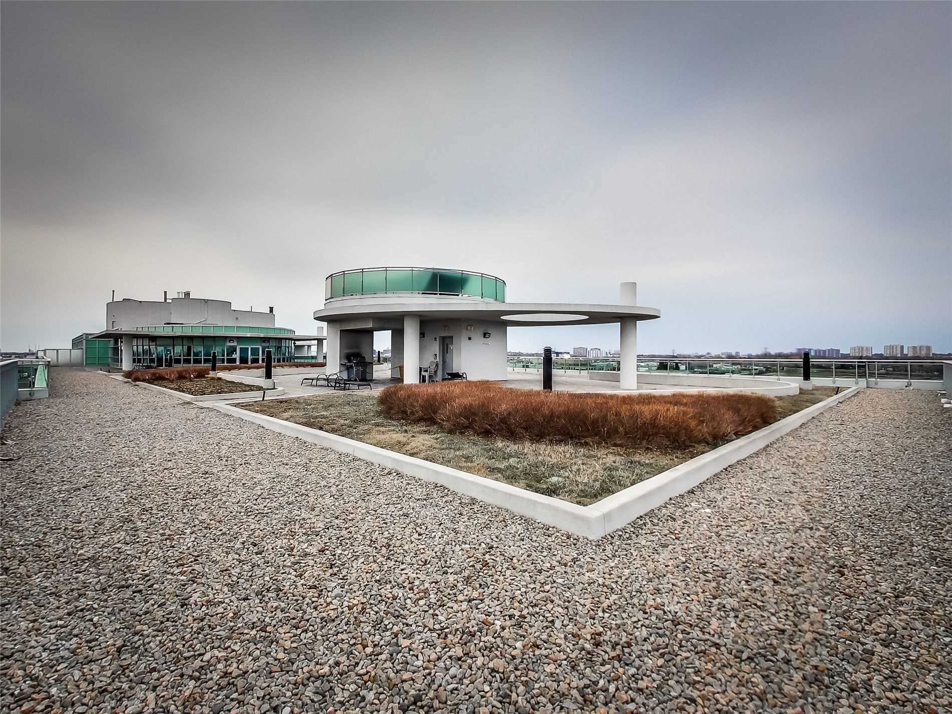 60 Fairfax Cres, #222