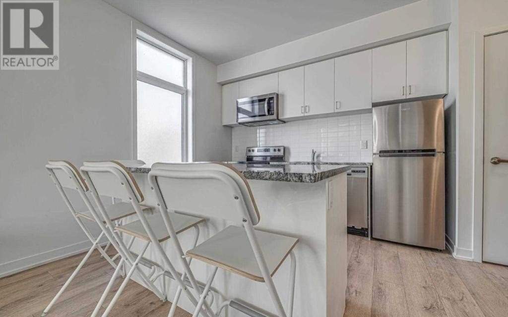 1760 Simcoe St N, #89