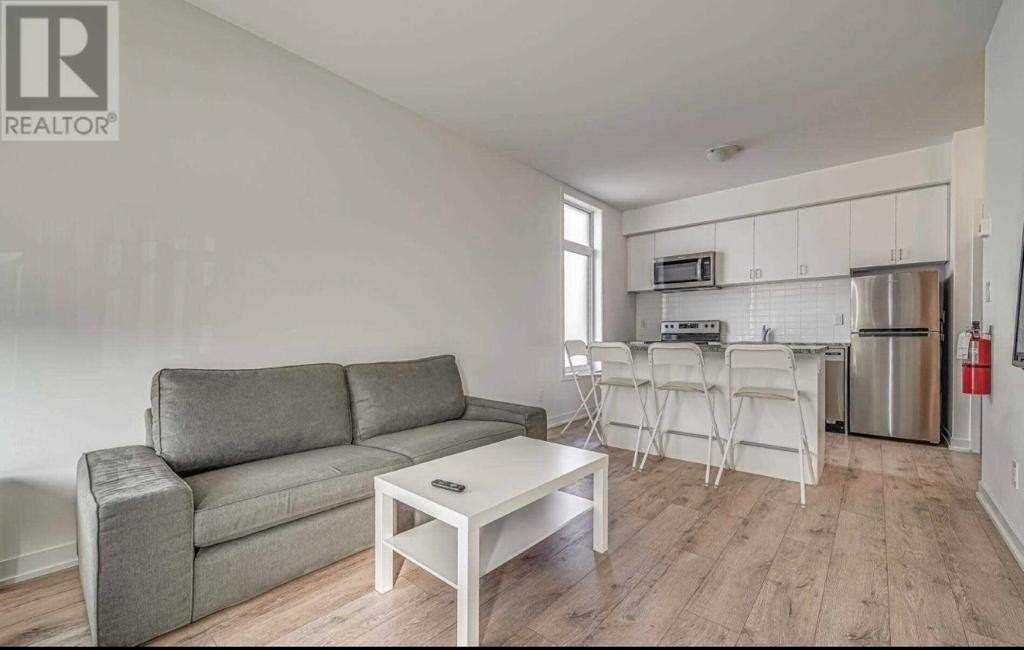 1760 Simcoe St N, #89