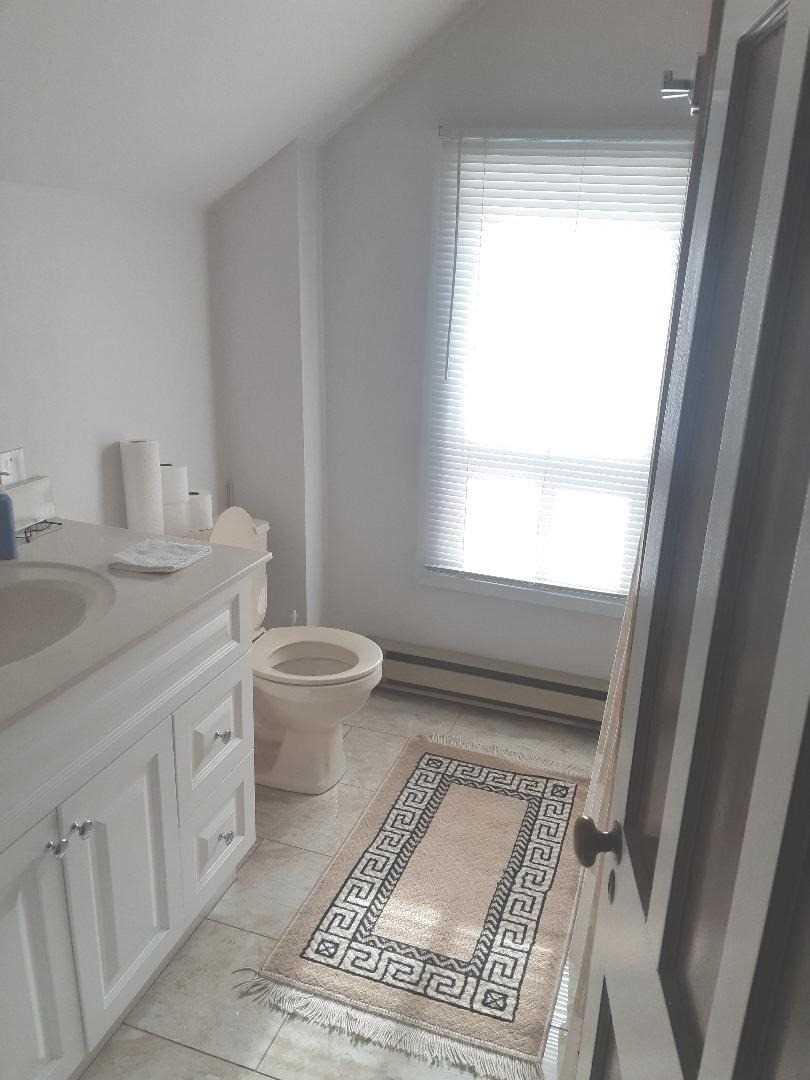 11 Hall St