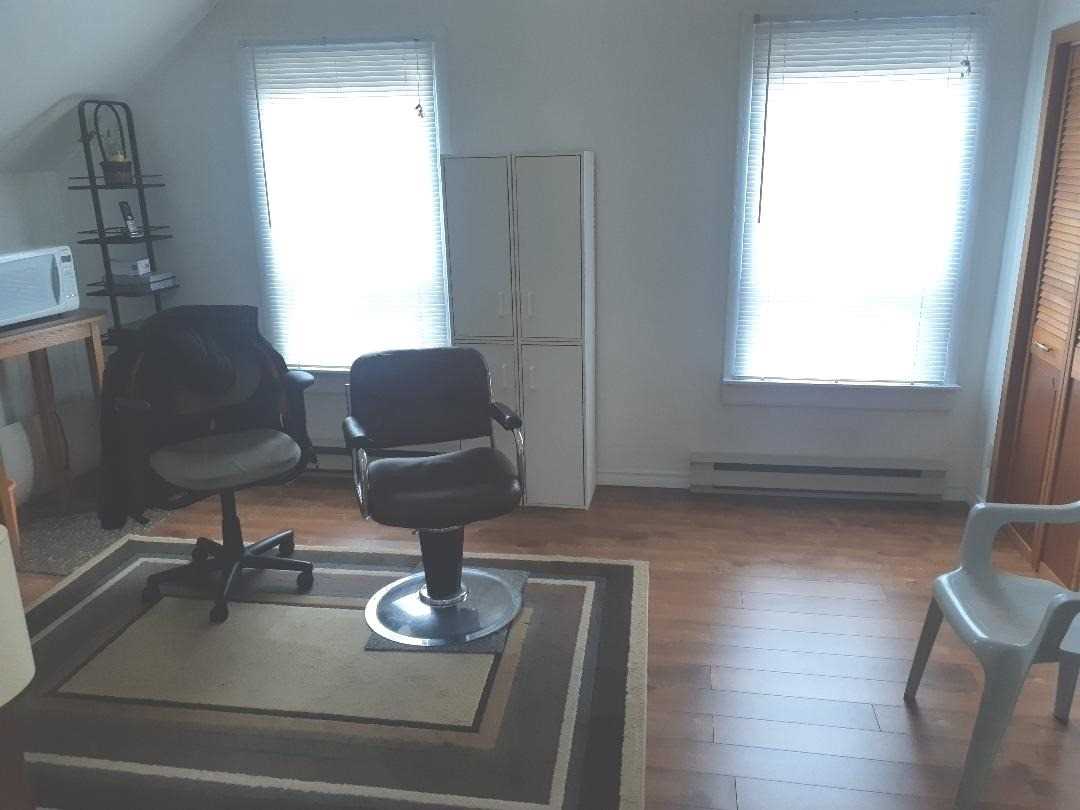 11 Hall St