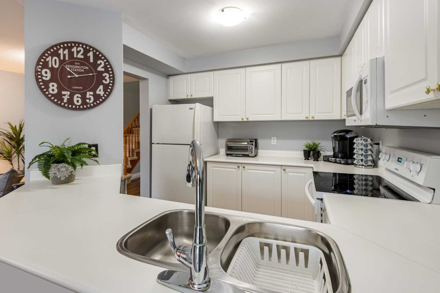 98 Wilkins Cres