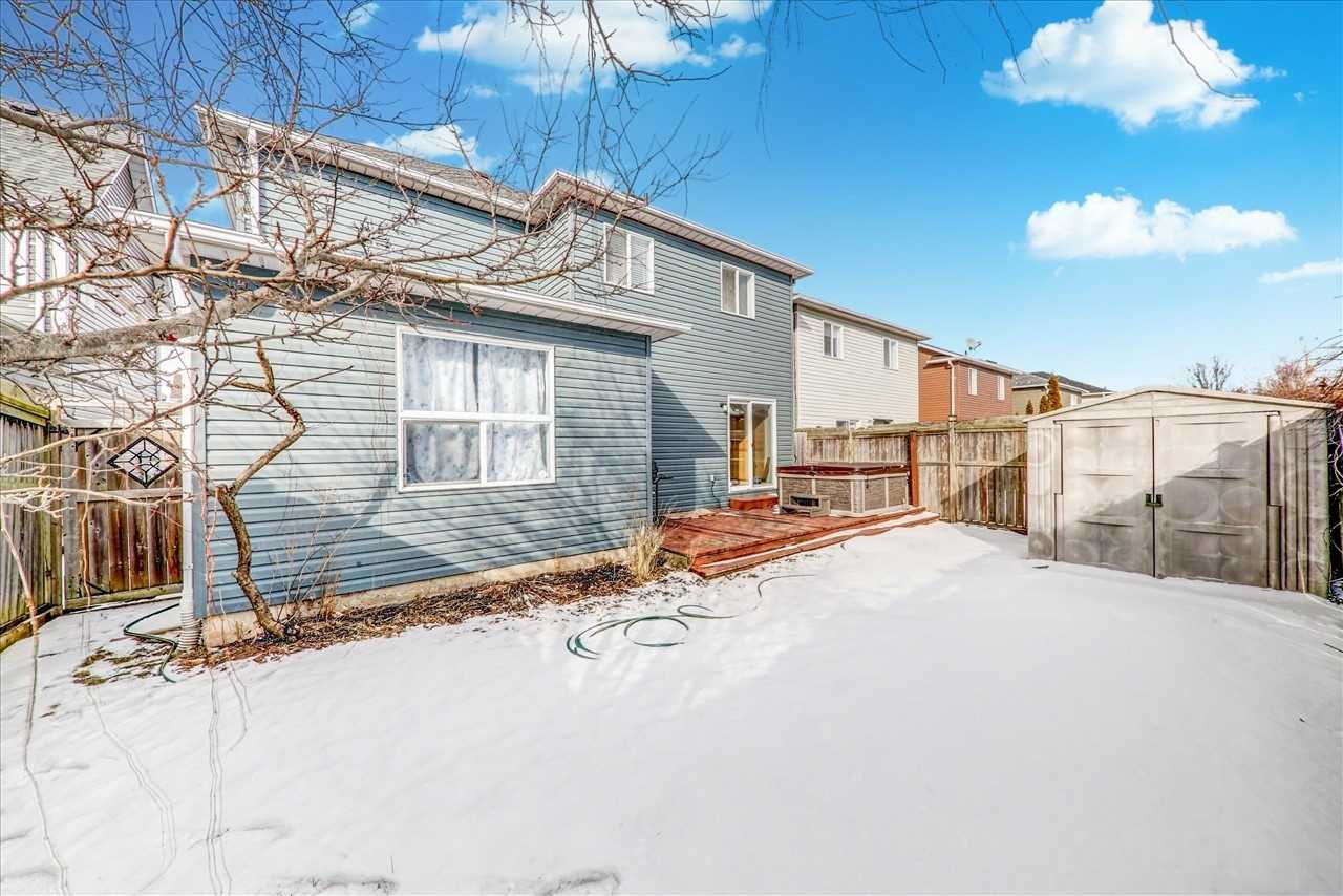 5 Carveth Cres