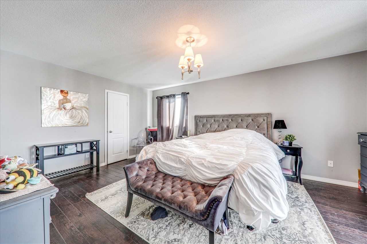 5 Carveth Cres