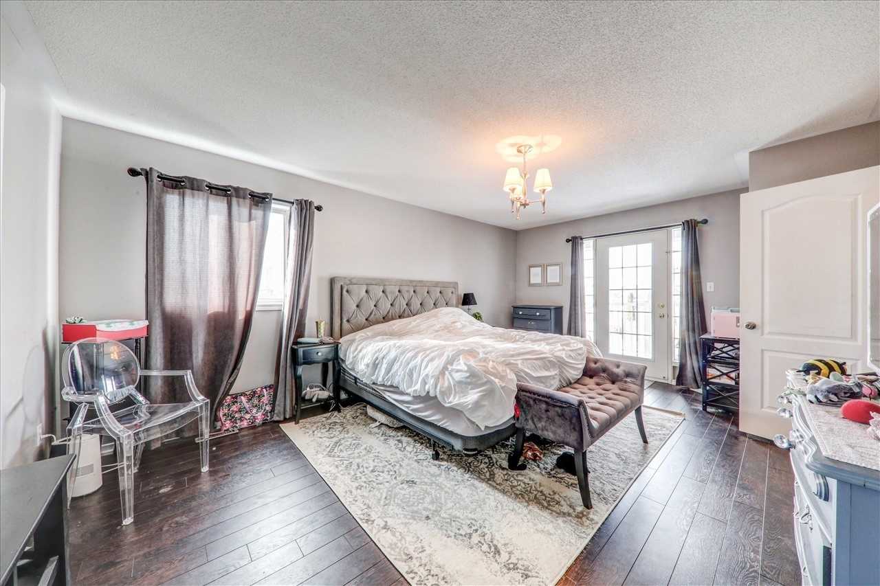 5 Carveth Cres