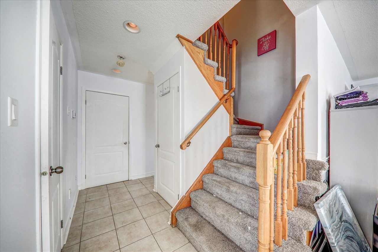 5 Carveth Cres