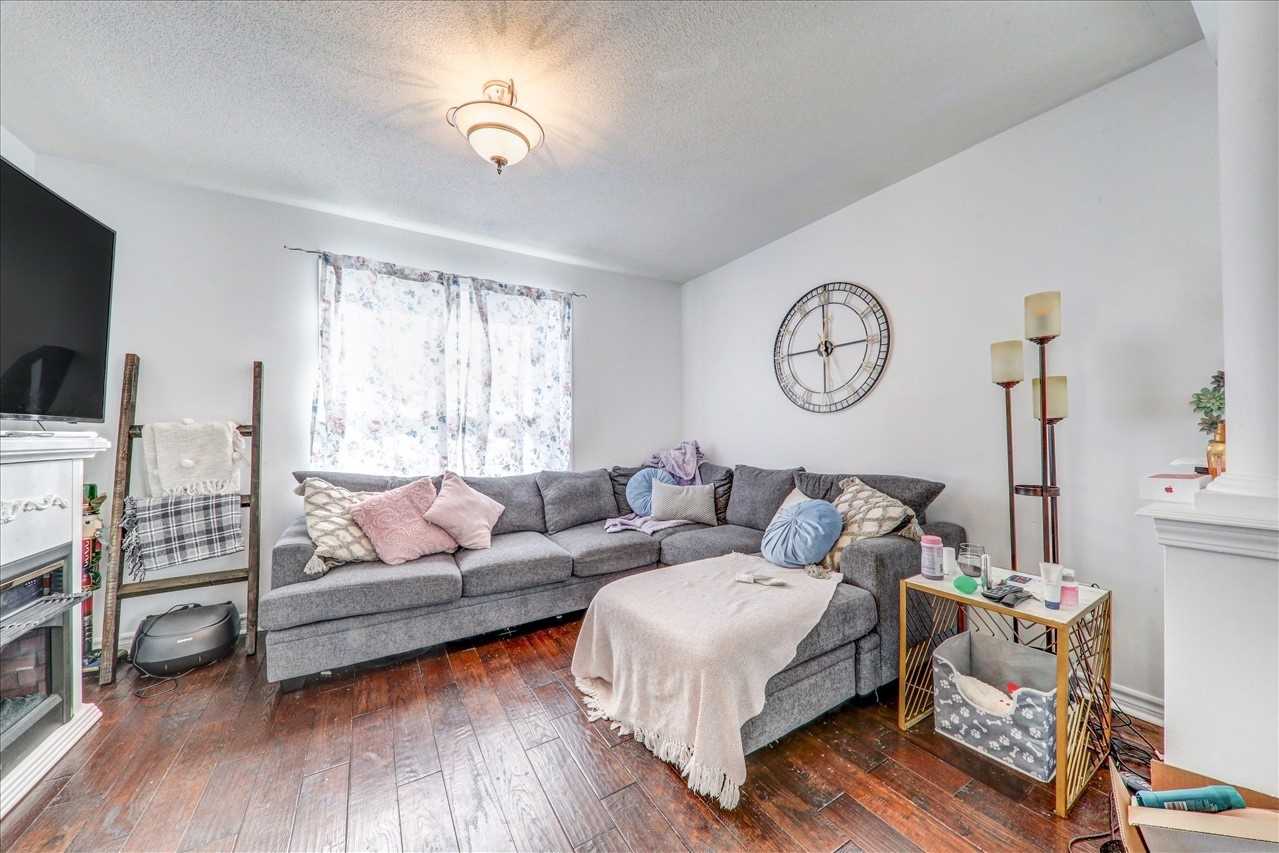 5 Carveth Cres