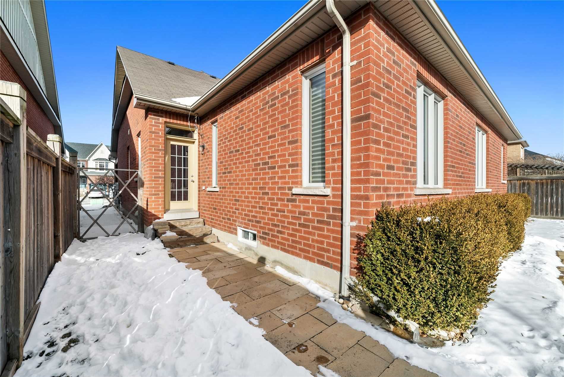 1365 Maddock Dr