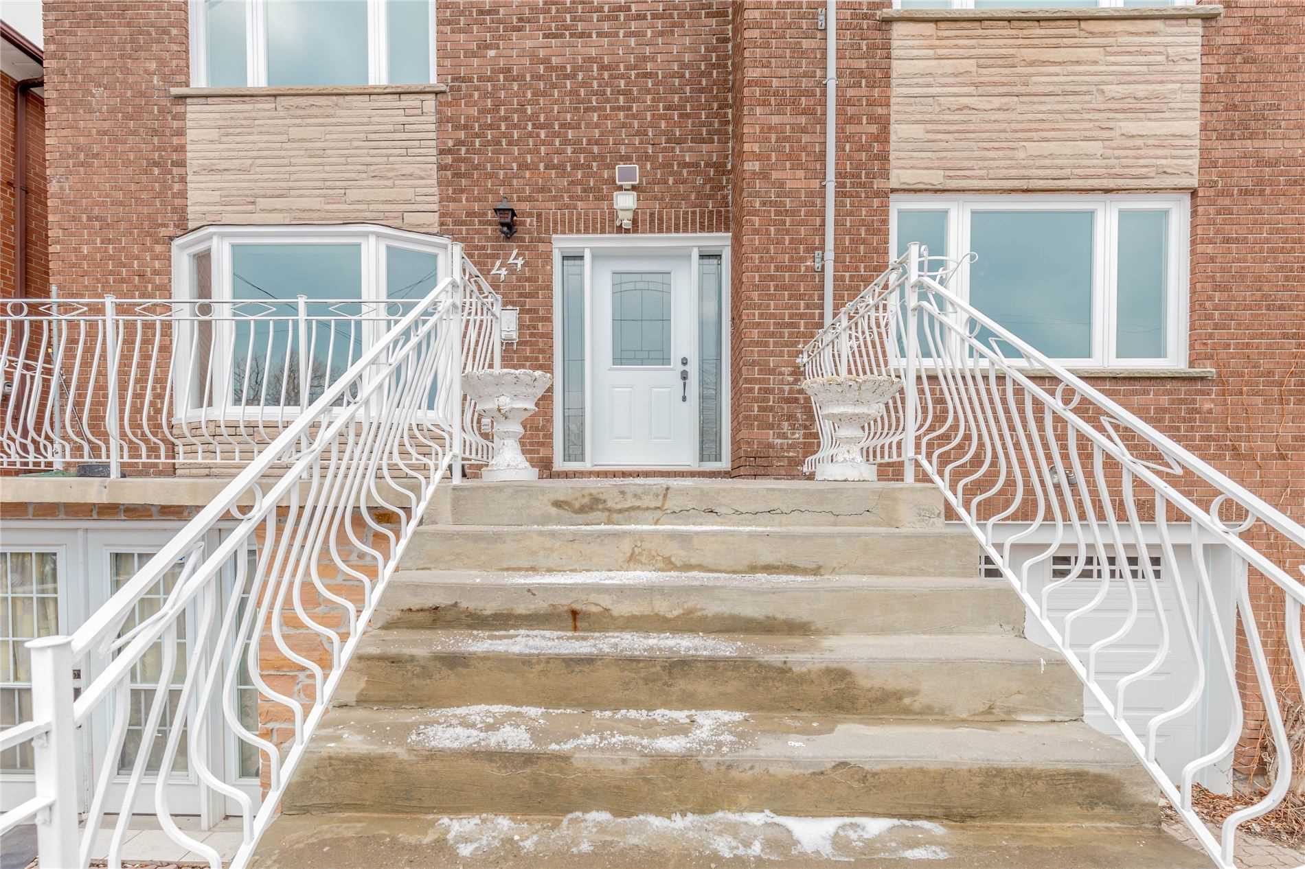 44 Malta St