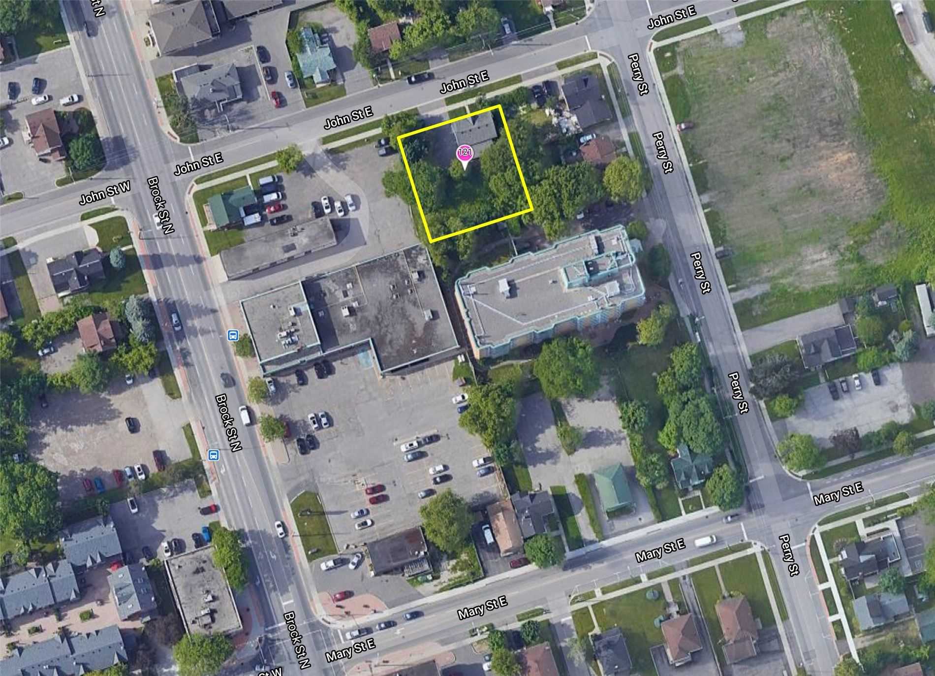 121 John St E