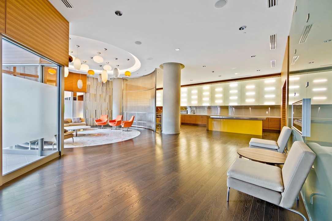 125 Village Green Sq, #2404