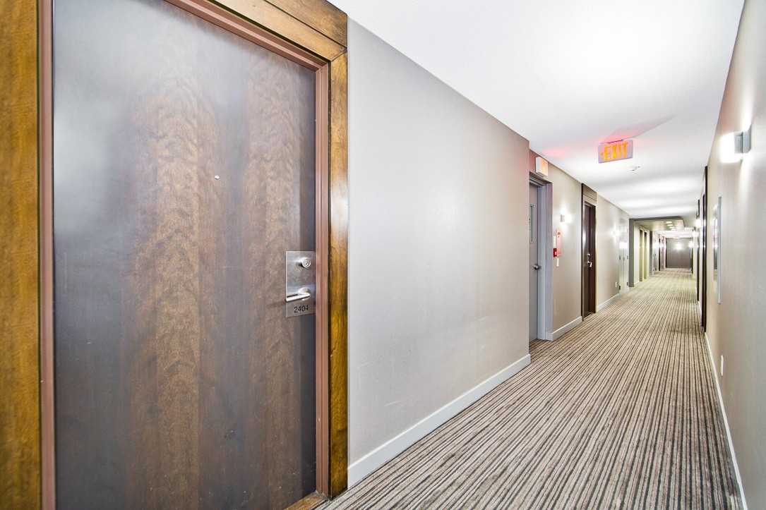 125 Village Green Sq, #2404