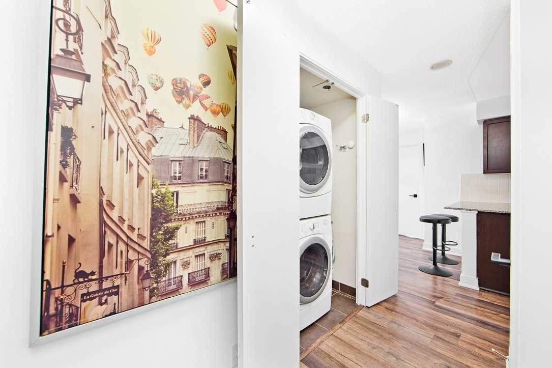 125 Village Green Sq, #2404