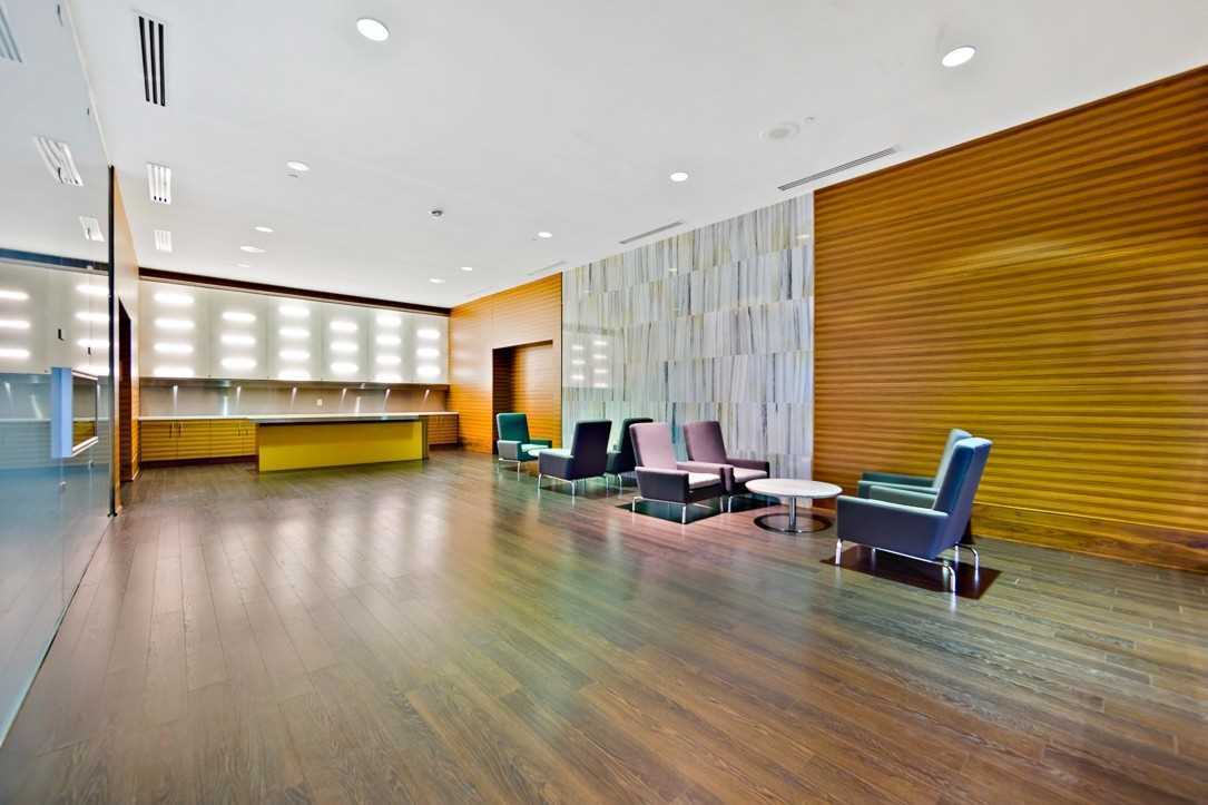 125 Village Green Sq, #2404