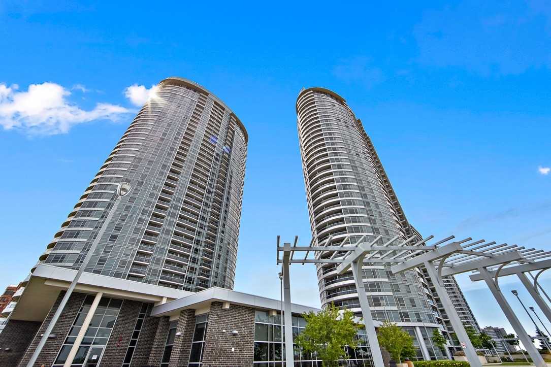 125 Village Green Sq, #2404