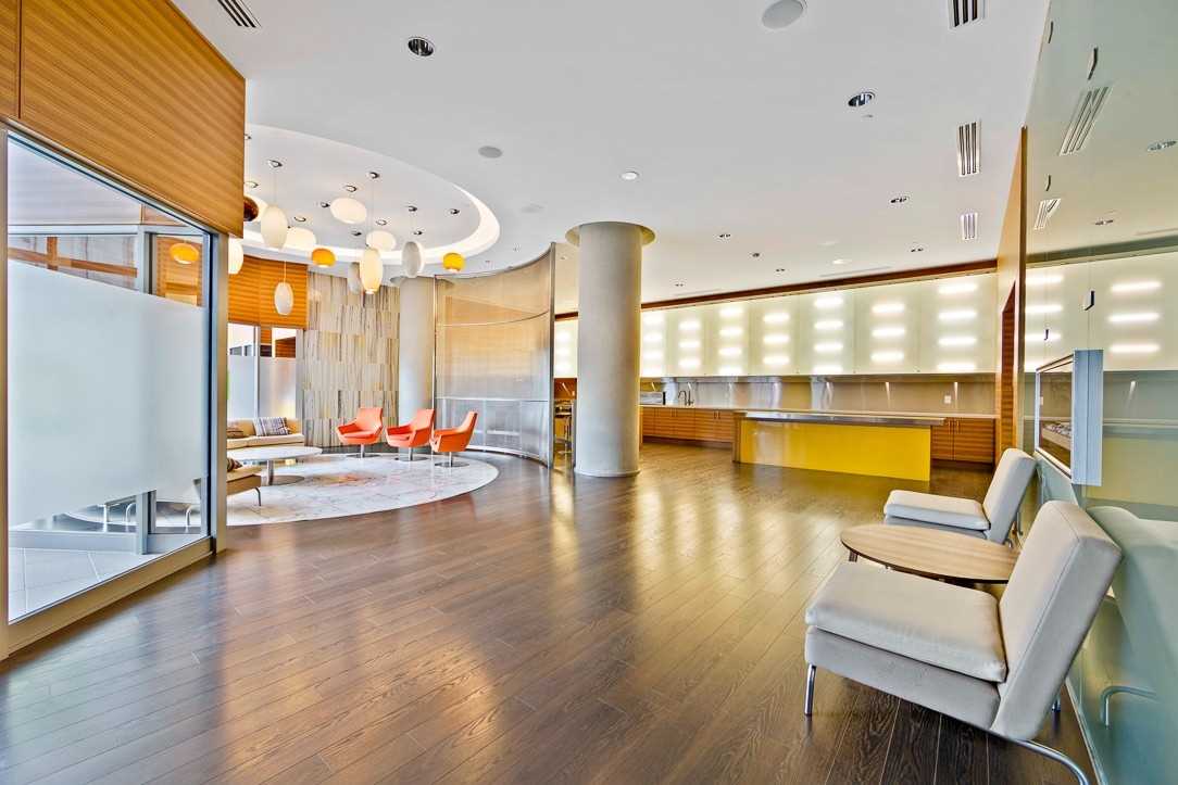 125 Village Green Sq, #2404