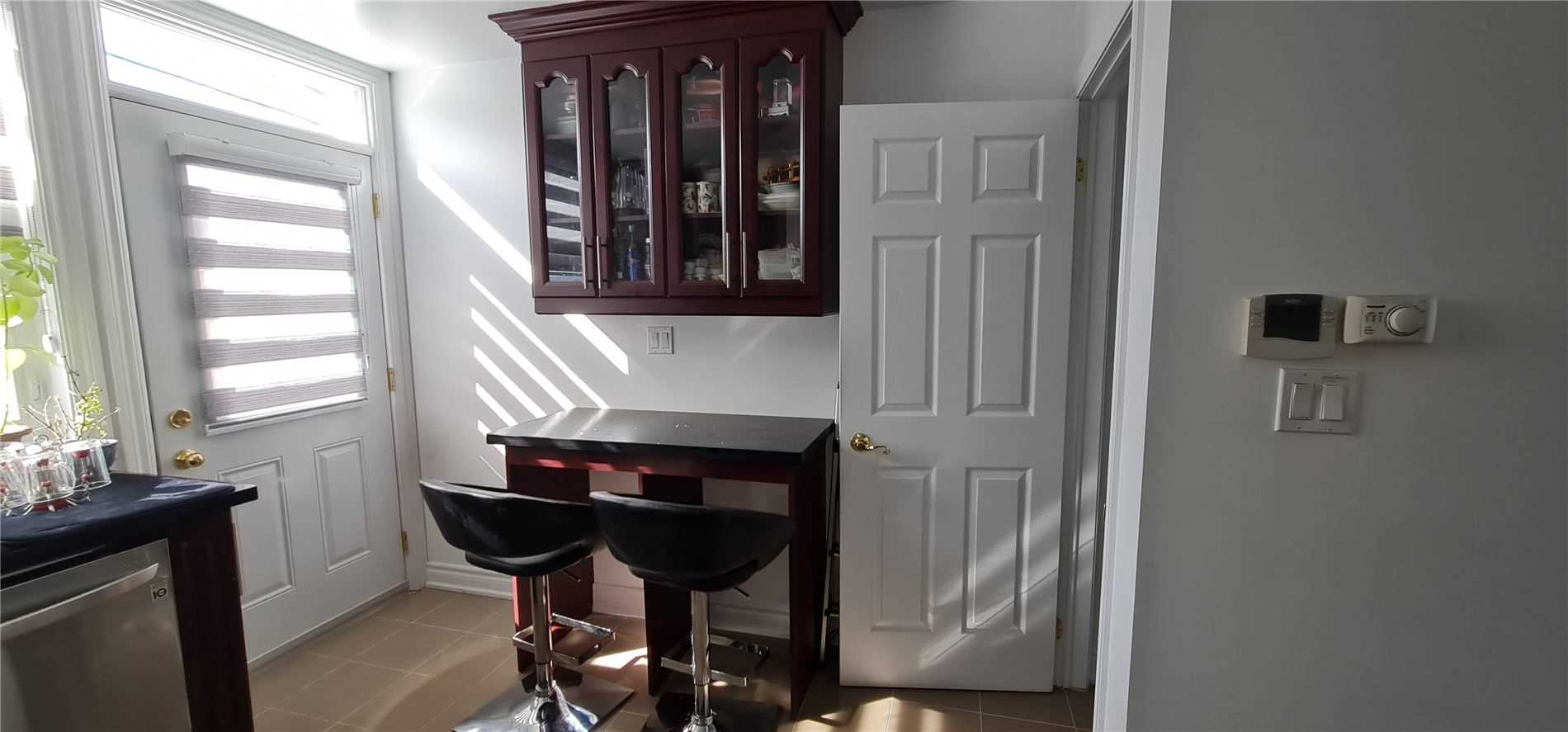 8 Fairwood Cres, #123