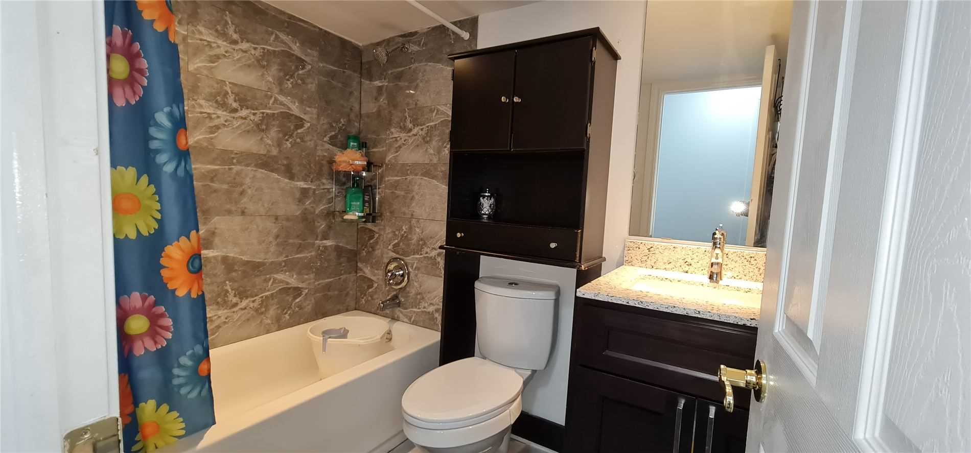 8 Fairwood Cres, #123