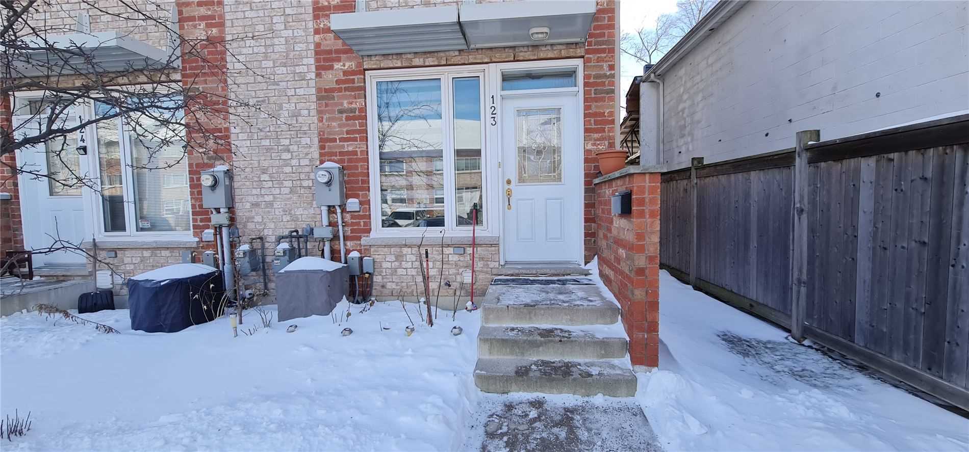 8 Fairwood Cres, #123