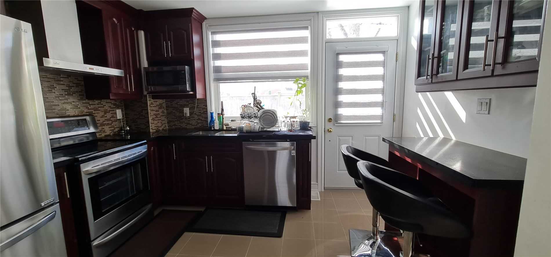 8 Fairwood Cres, #123