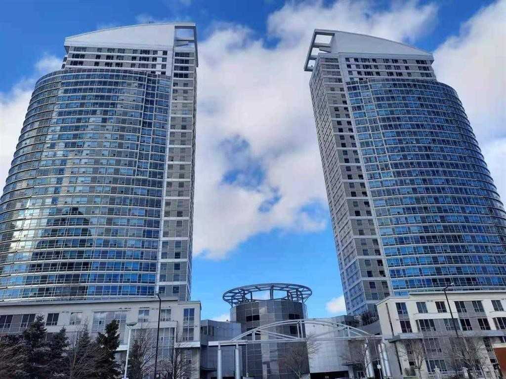 36 Lee Centre Dr, #2708