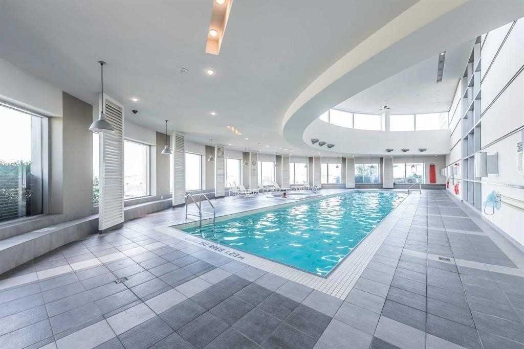 36 Lee Centre Dr, #2708