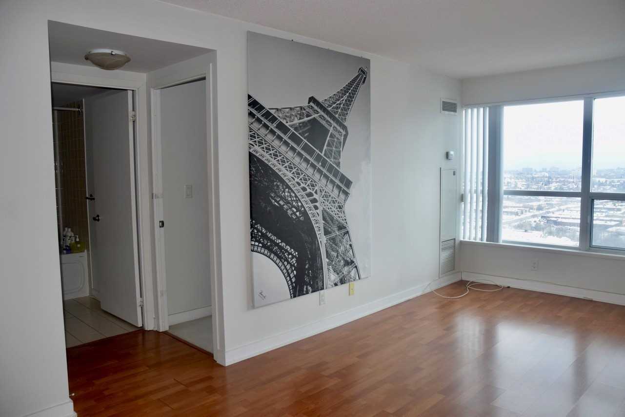36 Lee Centre Dr, #2708
