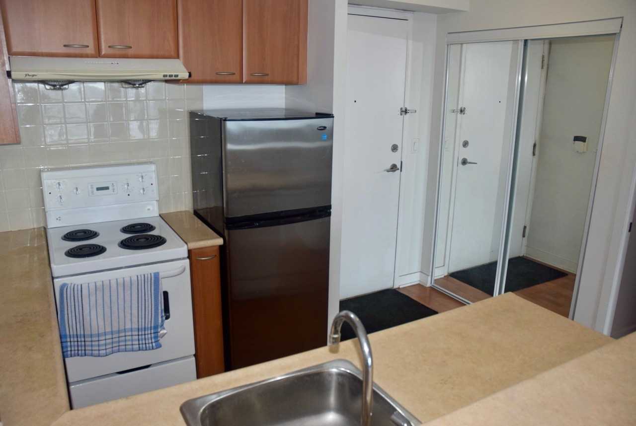 36 Lee Centre Dr, #2708