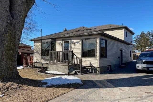 306 College Ave, Oshawa
