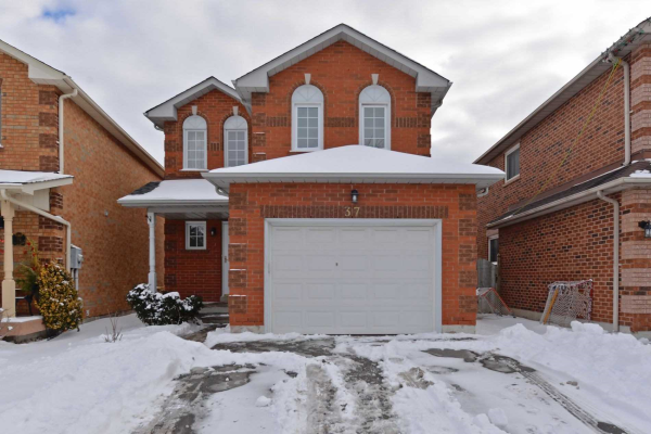 37 Glenmore Dr, Whitby