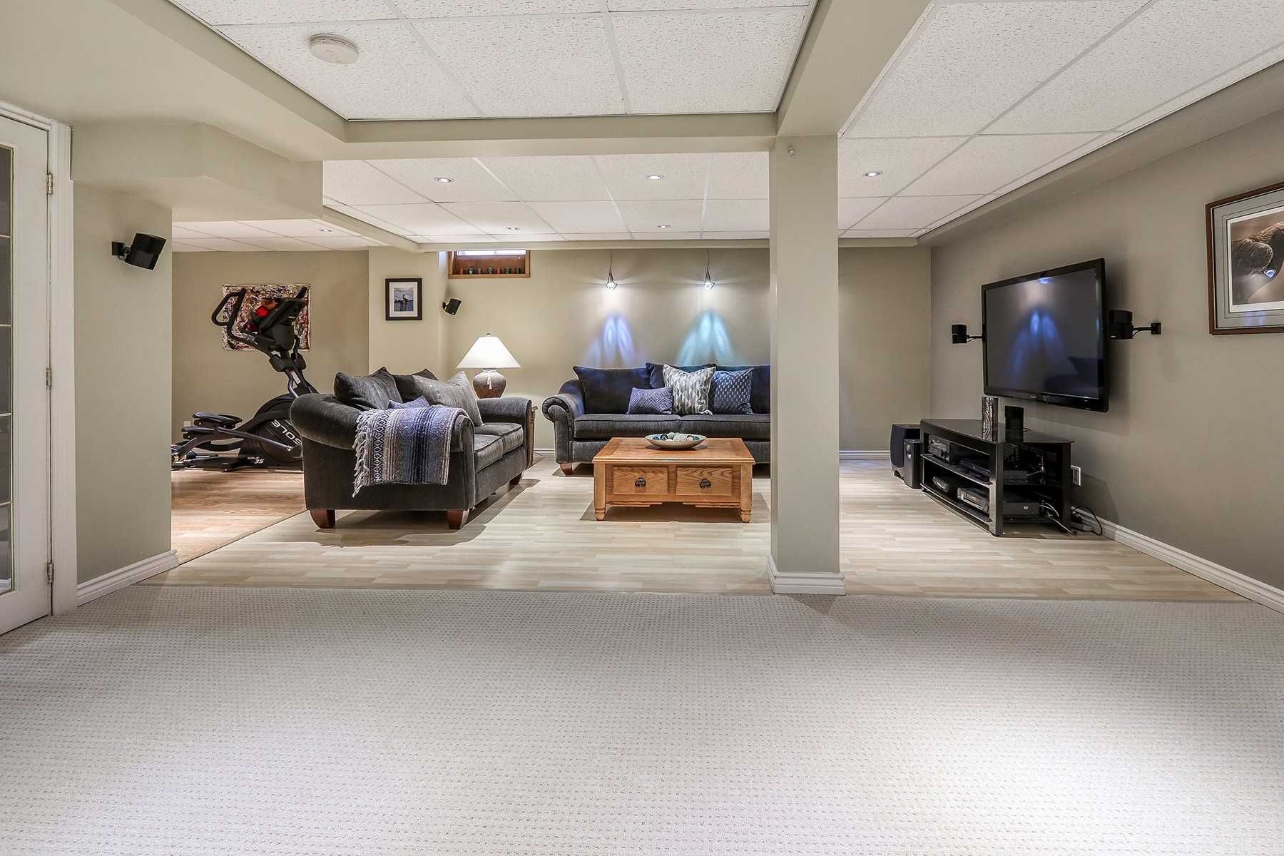 47 Kimberly Dr