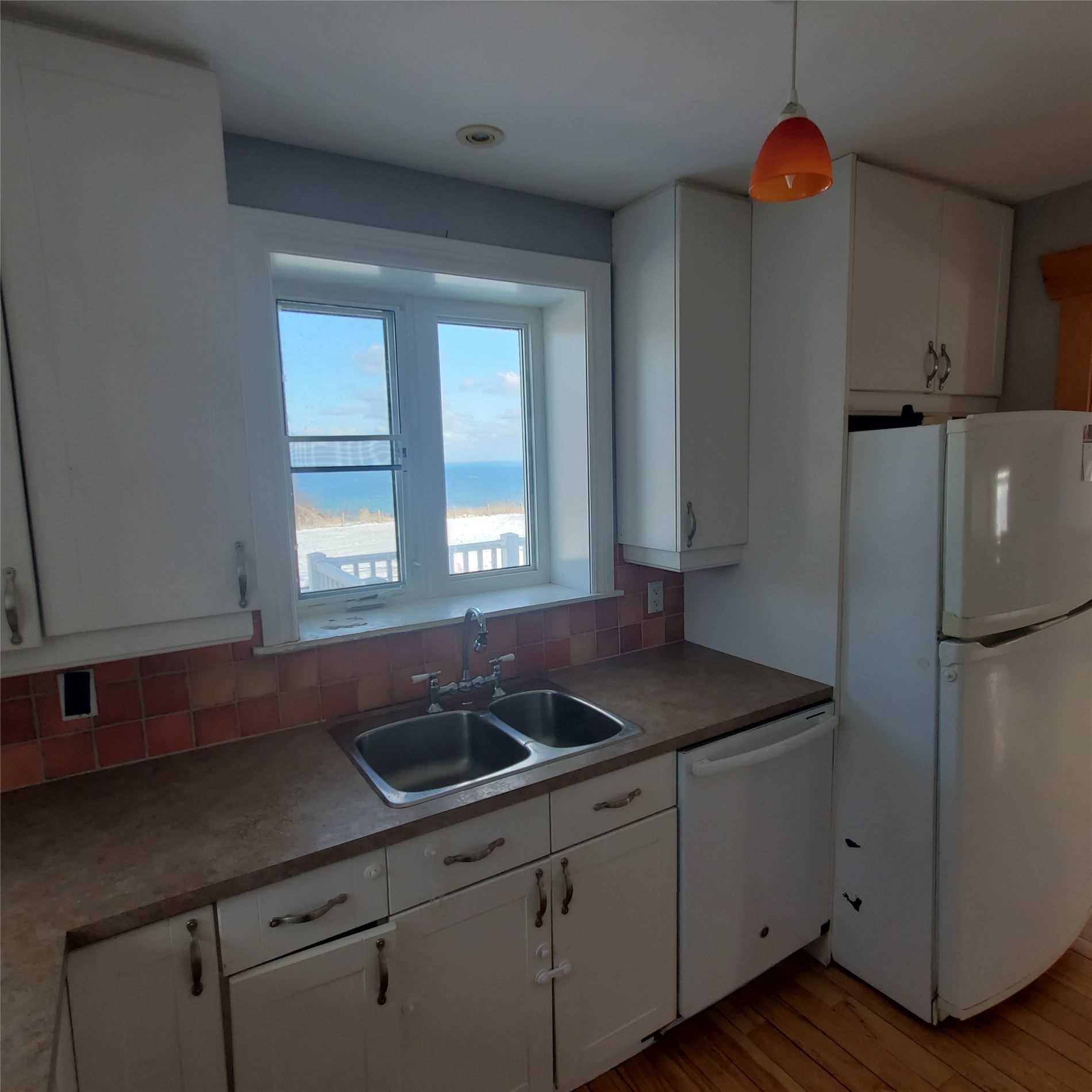 68 Sunnypoint Cres