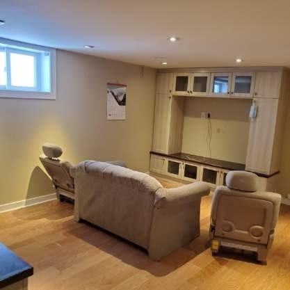 68 Sunnypoint Cres