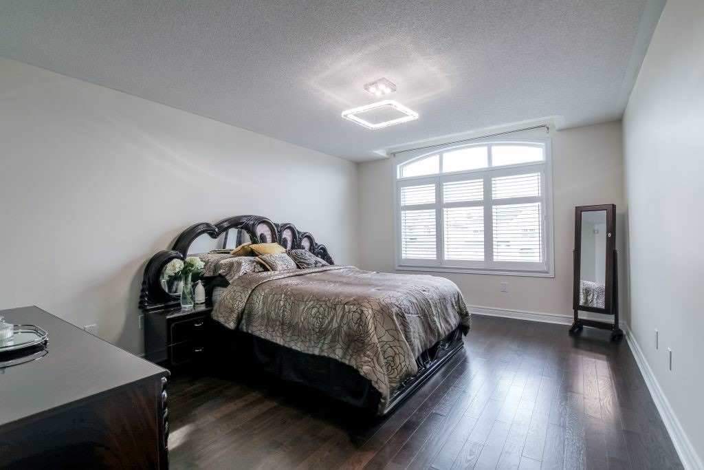 102 Braebrook Dr