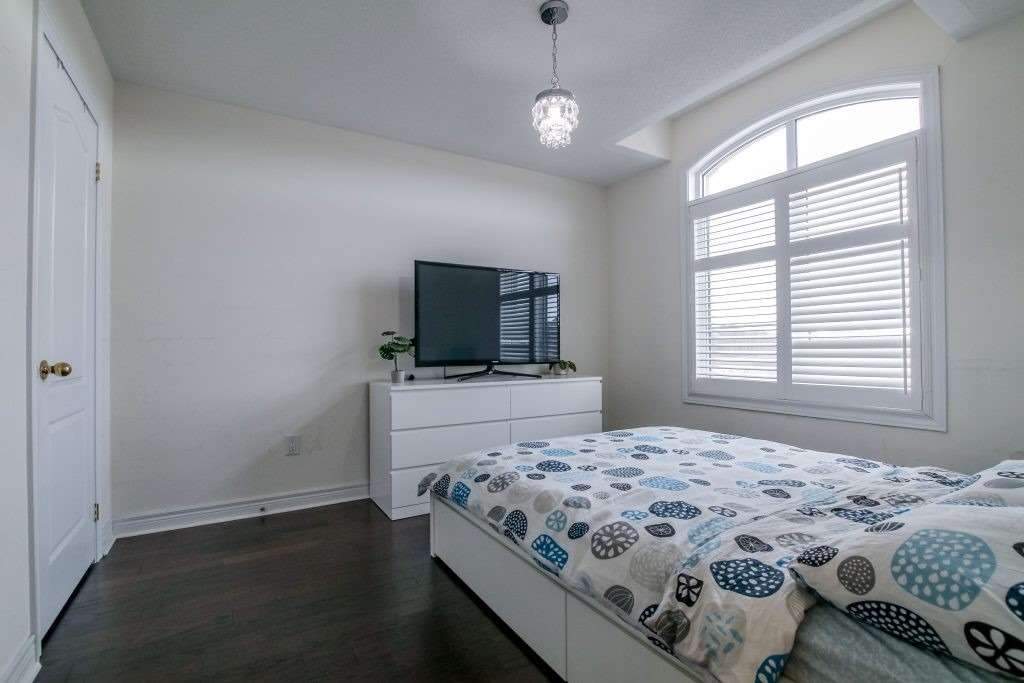 102 Braebrook Dr