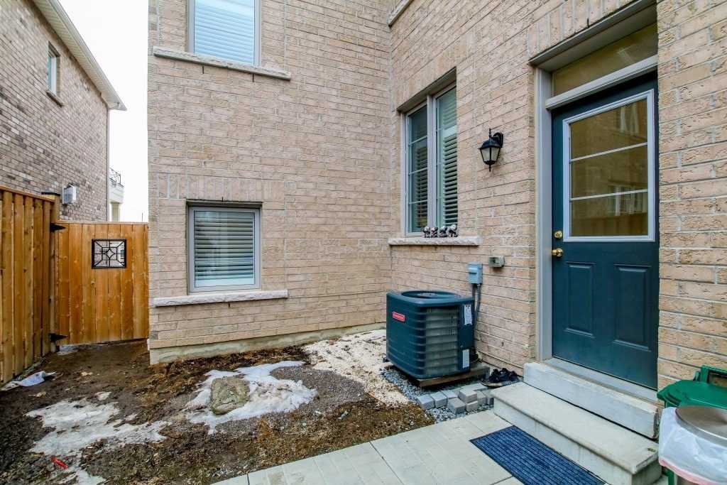 102 Braebrook Dr