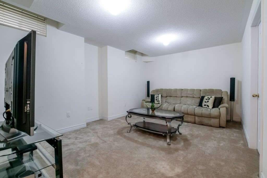 102 Braebrook Dr