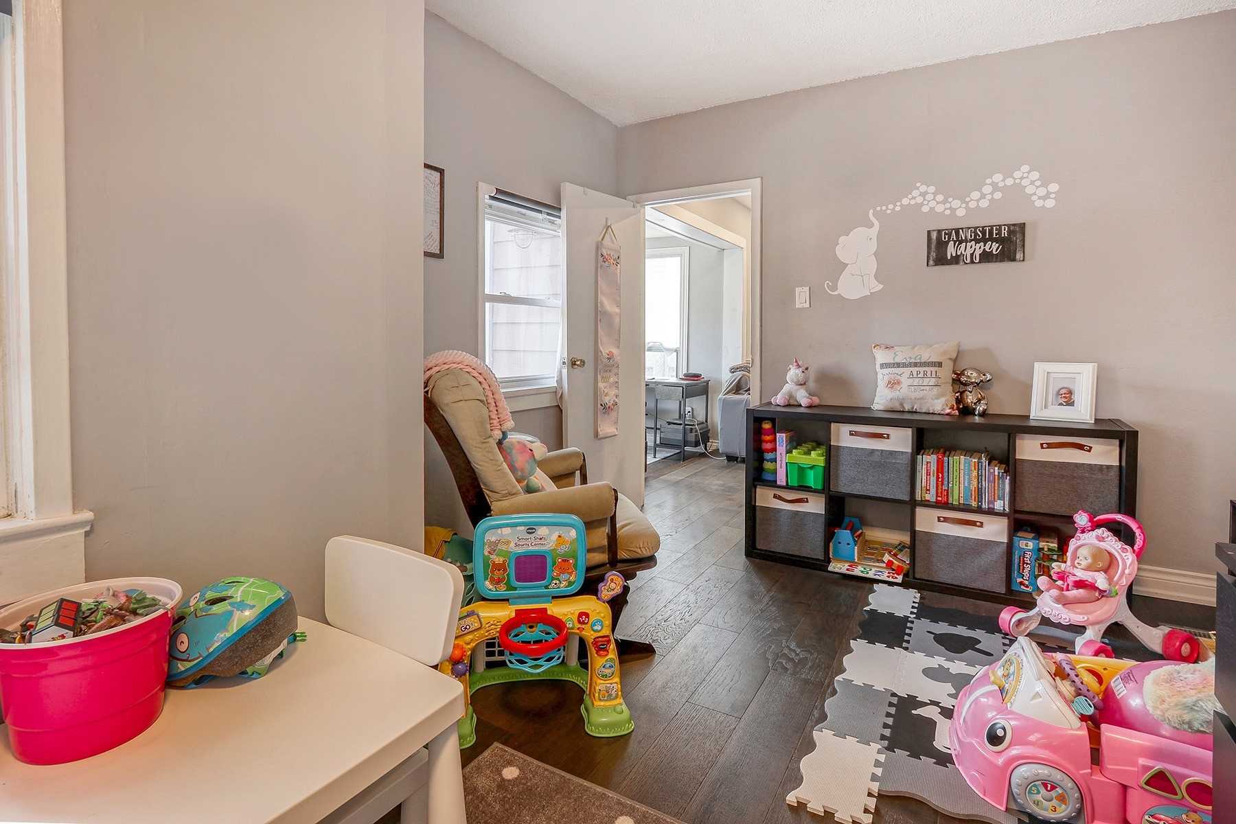 36 Amiens Rd